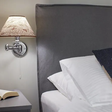 The Gardens Gallery Hotel 3*
