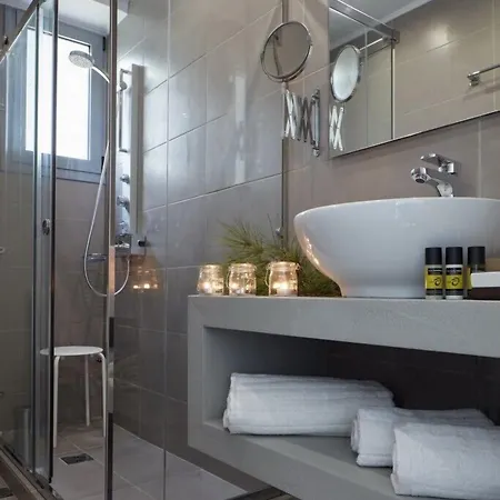 The Gardens Gallery Hotell 3*