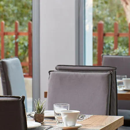 The Gardens Gallery Hotel