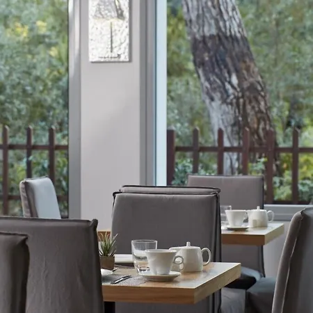 The Gardens Gallery Szálloda Xilókasztro