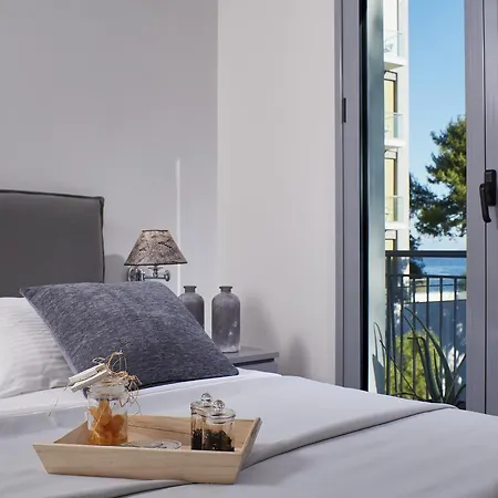 The Gardens Gallery 3*