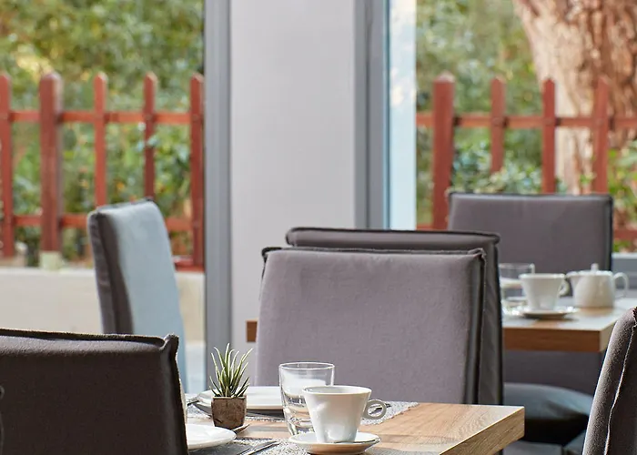 The Gardens Gallery Hotel