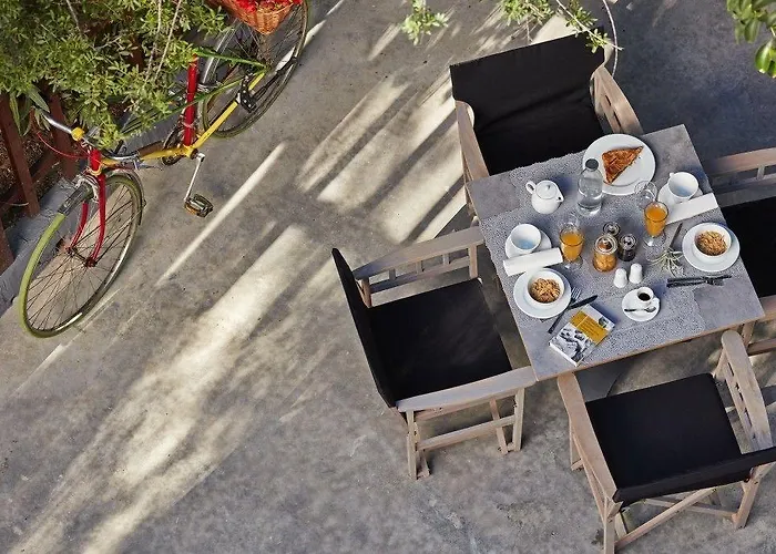 The Gardens Gallery 3*