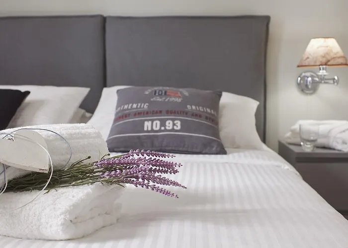 The Gardens Gallery 3*